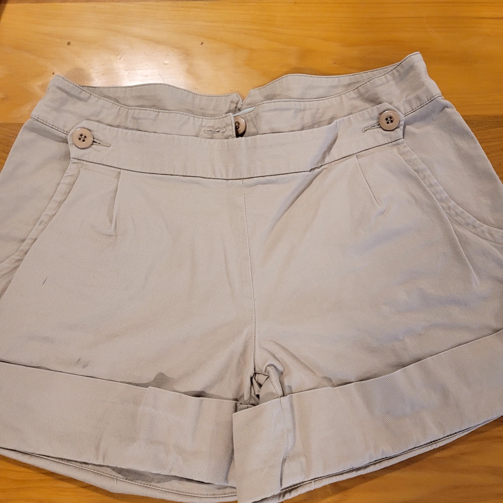 Vertigo Paris Light Beige High-Waist Roll Cuff Shorts